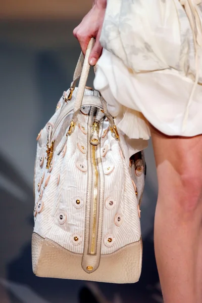 Look 15